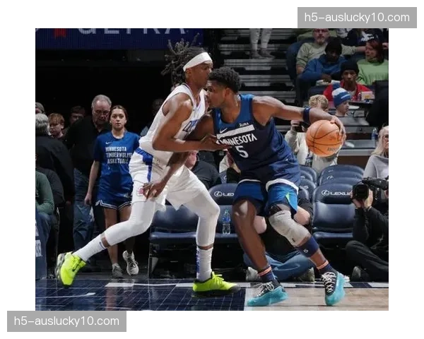 杰登麦克丹尼尔斯森林狼外线大锁，领防任务繁重进攻戏份有限